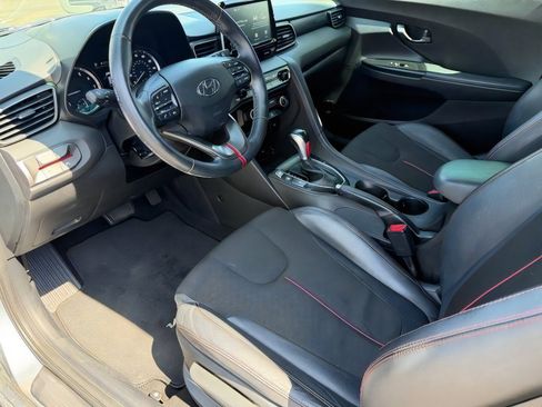 Used 2019 Hyundai Veloster 2.0 Premium FWD image 17