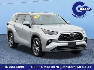 Used 2023 Toyota Highlander XLE AWD/4WD video 1