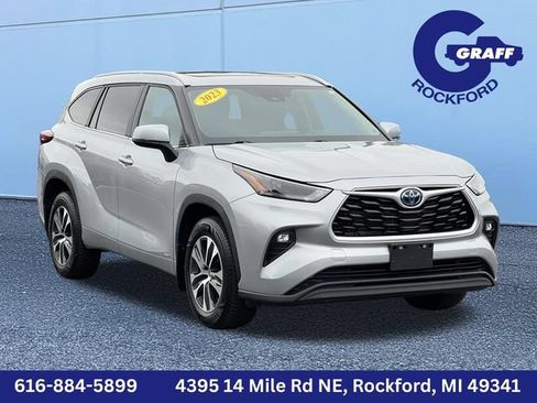 Used 2023 Toyota Highlander XLE AWD/4WD image 1