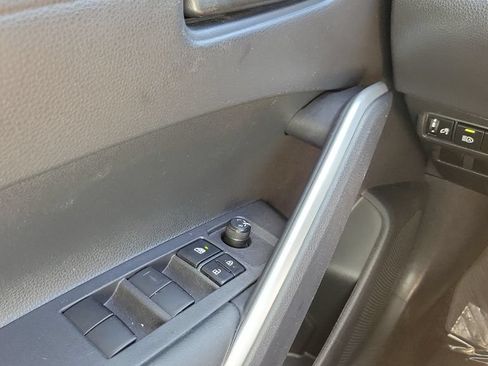 Used 2023 Toyota Corolla Cross LE FWD image 19