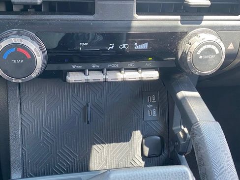 Used 2025 Toyota 4Runner SR5 AWD/4WD image 16