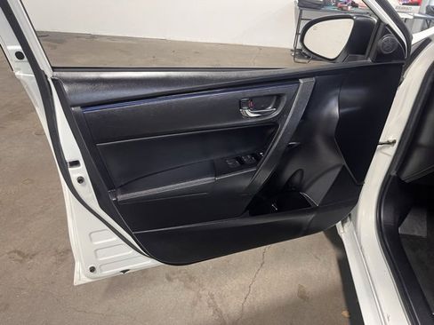 Used 2017 Toyota Corolla SE image 24