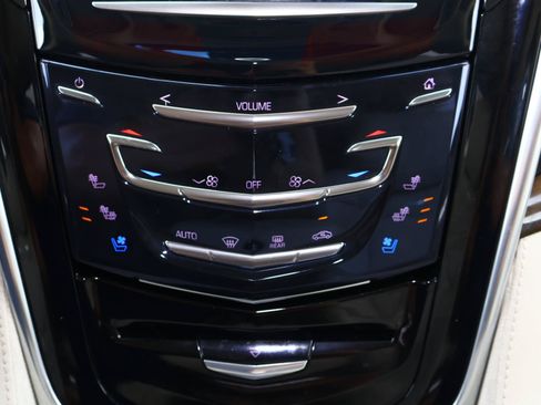 Used 2019 Cadillac Escalade Premium Luxury AWD/4WD image 32