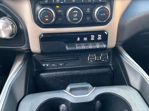 Used 2019 RAM 1500 Laramie AWD/4WD image 16