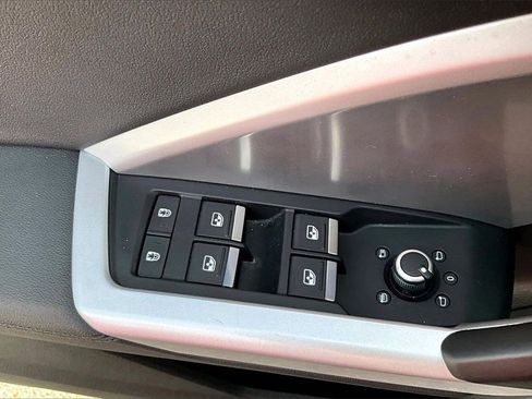 Certified 2023 Audi Q3 2.0T Premium Plus w/ Premium Plus Package image 29