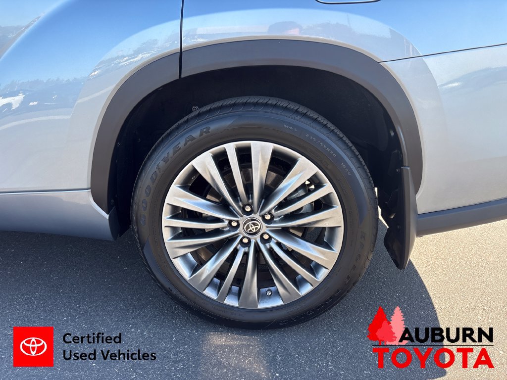 Certified 2022 Toyota Highlander Platinum AWD/4WD image 25