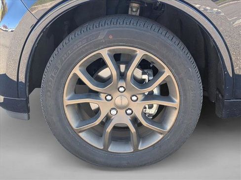 Used 2018 Dodge Durango GT image 25