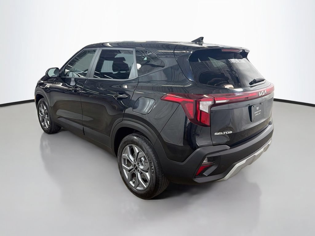 Used 2024 Kia Seltos LX AWD/4WD image 7