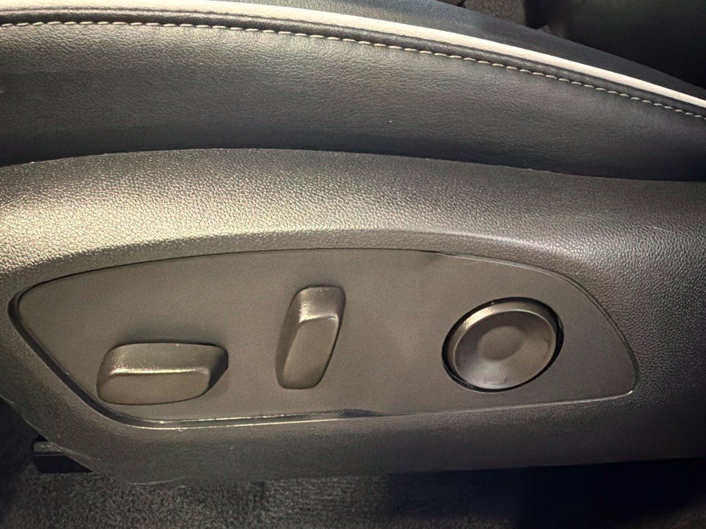 Used 2026 Buick Enclave Preferred AWD/4WD image 21