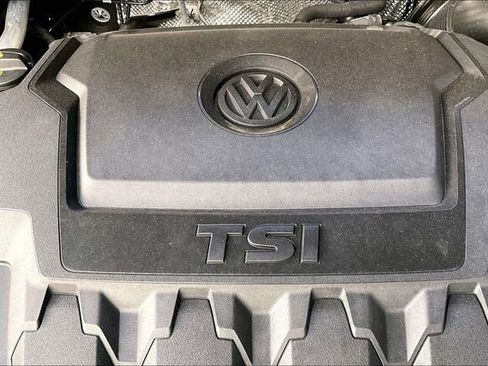 Used 2024 Volkswagen Tiguan Wolfsburg Edition image 32