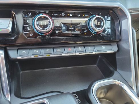 Used 2022 GMC Sierra 1500 Denali Ultimate AWD/4WD image 31