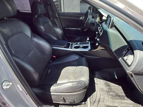 Used 2018 Kia Stinger GT AWD/4WD image 18