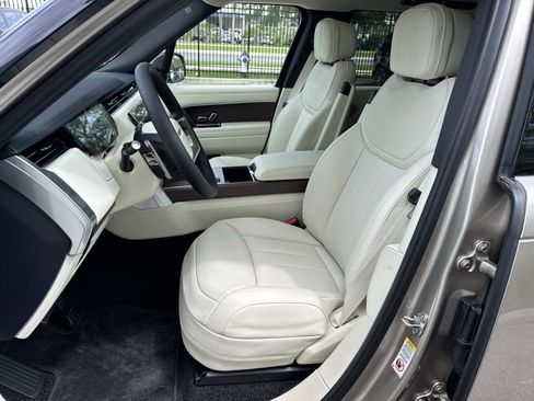 New 2026 Land Rover Range Rover Long Wheelbase SE AWD/4WD image 22