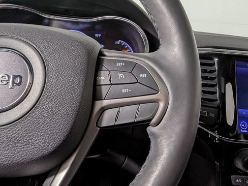 Used 2019 Jeep Grand Cherokee Altitude image 24