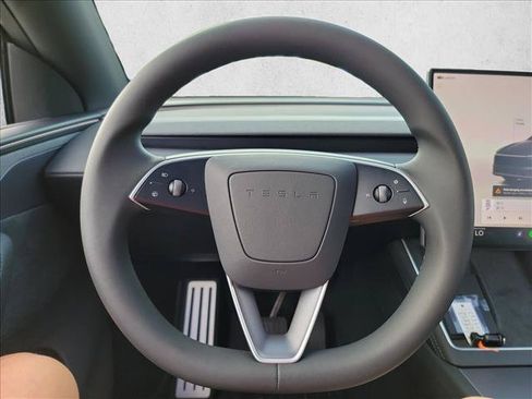 Used 2026 Tesla Model Y Long Range AWD/4WD image 19