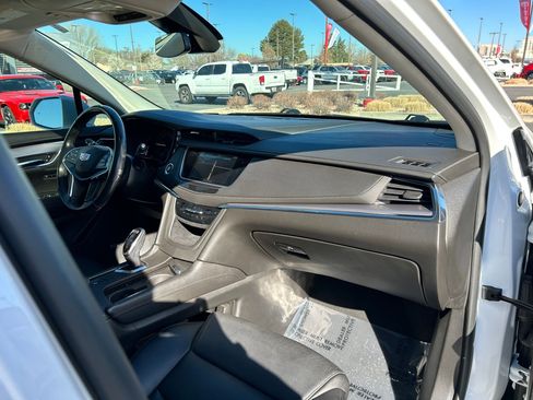 Used 2019 Cadillac XT5 Luxury w/ LPO, Black Ice Package image 28