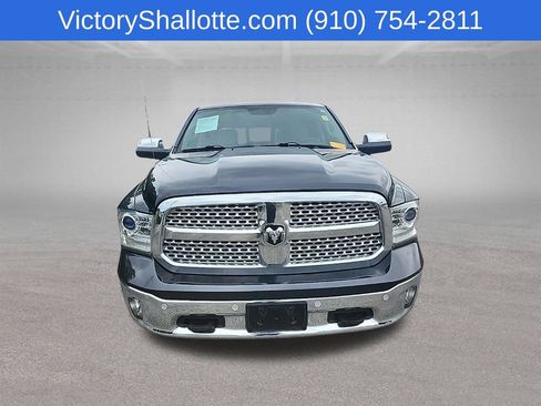 Used 2017 RAM 1500 Laramie AWD/4WD image 3