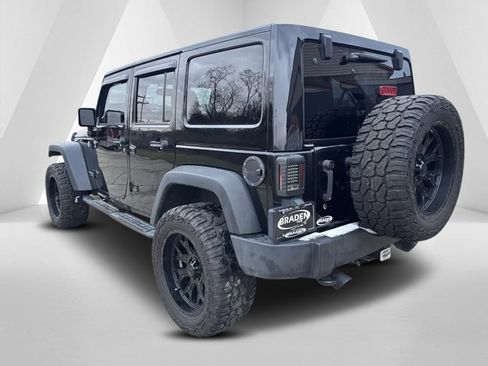 Used 2018 Jeep Wrangler Unlimited Rubicon w/ Cold Weather Group image 5