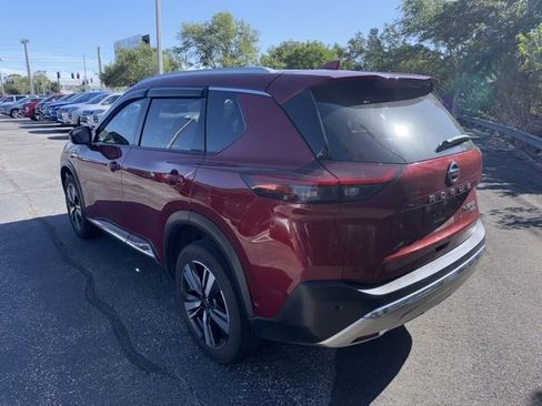 Used 2021 Nissan Rogue Platinum image 5