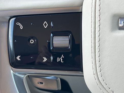 Certified 2023 Land Rover Range Rover SE image 17