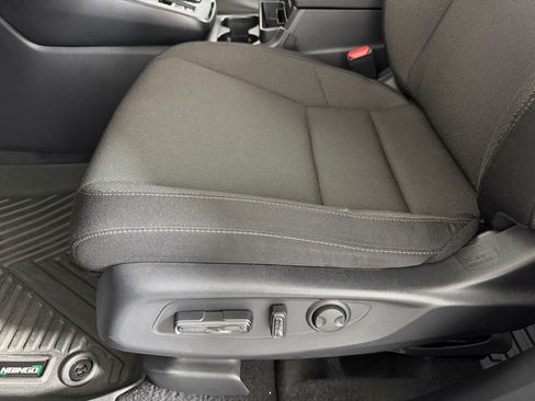 Used 2025 Honda CR-V EX image 13
