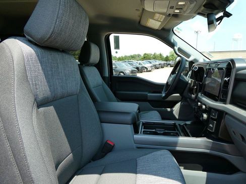 New 2026 Ford F250 XLT w/ XLT Premium Package AWD/4WD image 12
