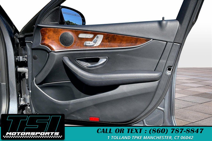 Used 2019 Mercedes-Benz E 300 4MATIC image 24