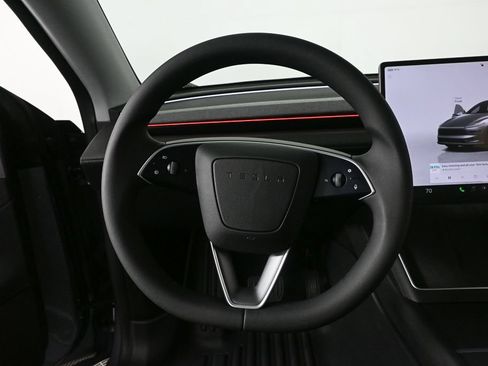 Used 2026 Tesla Model Y 2WD image 2