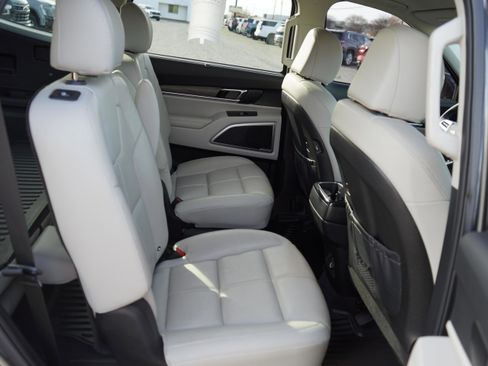 Used 2022 Kia Telluride EX w/ EX Premium Package image 22