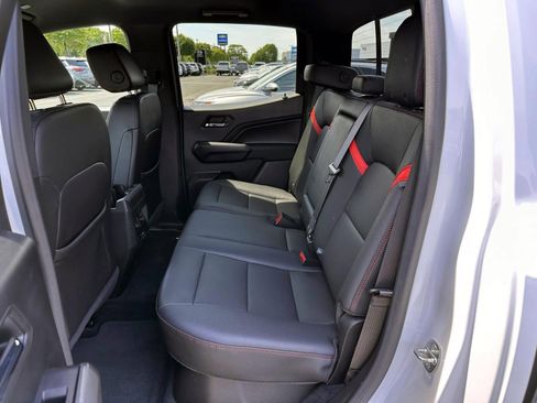 Used 2023 Chevrolet Colorado Z71 w/ Z71 Convenience Package 2 AWD/4WD image 13