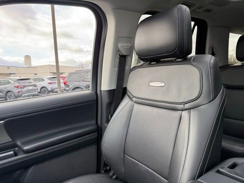 New 2025 Ford Expedition Max Platinum w/ Driver's Package image 30
