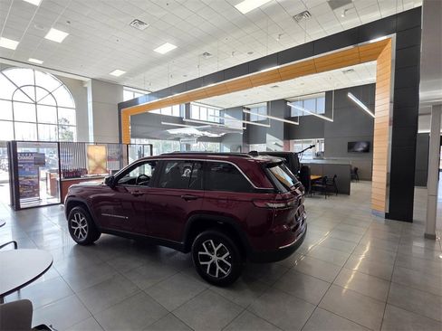 Used 2024 Ford Escape Active image 10