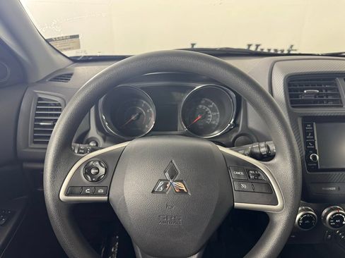 Used 2025 Mitsubishi Outlander Sport AWD image 12