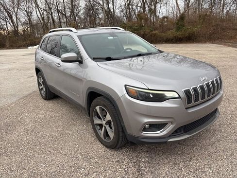 Used 2019 Jeep Cherokee Limited image 1