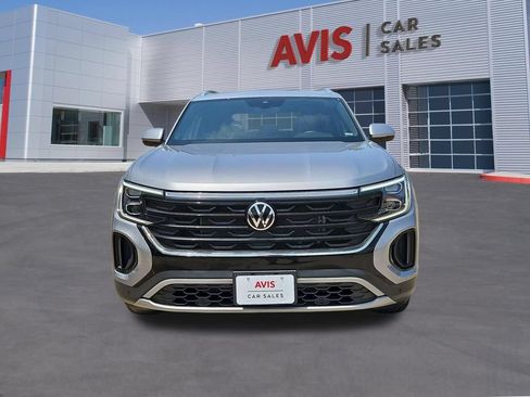 Used 2025 Volkswagen Atlas Cross Sport SE FWD image 2