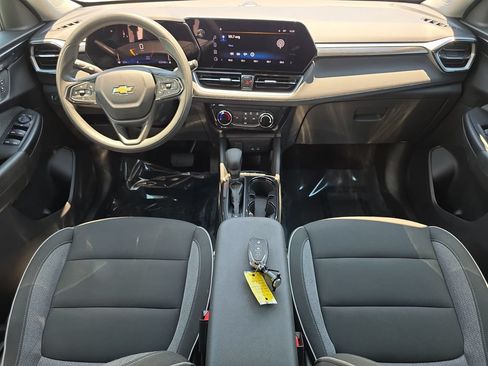 Used 2025 Chevrolet TrailBlazer LT FWD image 13