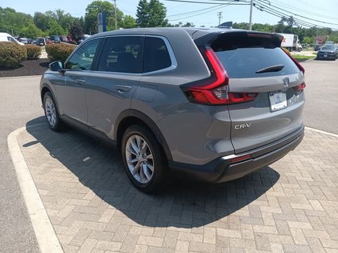 Used 2024 Honda CR-V EX image 4