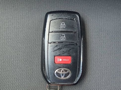 Used 2024 Toyota Tacoma SR5 RWD image 33