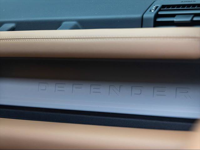 New 2026 Land Rover Defender 110 X-Dynamic SE AWD/4WD image 31