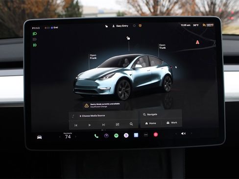 Used 2025 Tesla Model Y Long Range image 16