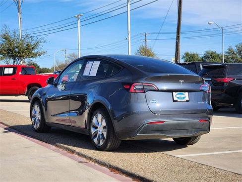 Used 2023 Tesla Model Y Long Range image 4