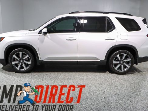 Used 2023 Honda Pilot Touring image 10