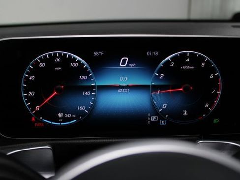 Used 2021 Mercedes-Benz GLB 250 4MATIC w/ Premium Package image 19