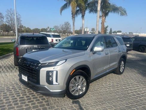 New 2025 Hyundai Palisade SE image 2