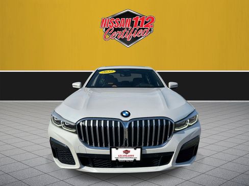 Used 2022 BMW 750i xDrive w/ M Sport Package AWD/4WD image 3