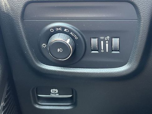 Used 2022 Jeep Grand Cherokee Summit RWD image 30