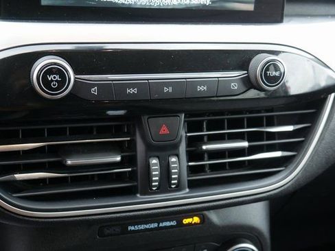 Used 2020 Ford Escape SE image 20