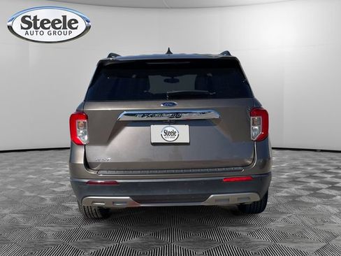 Used 2021 Ford Explorer XLT w/ Equipment Group 202A image 4