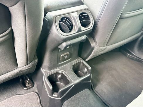 Used 2023 Jeep Wrangler Unlimited Rubicon AWD/4WD image 28