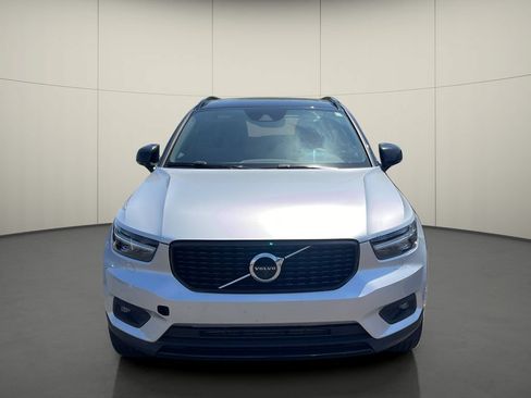 Used 2019 Volvo XC40 T5 R-Design AWD/4WD image 2